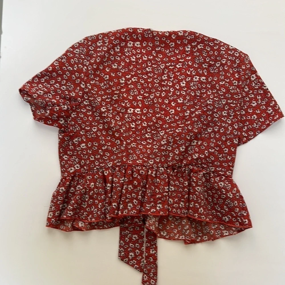 Shein short sleeve tie front red & white floral blouse size M